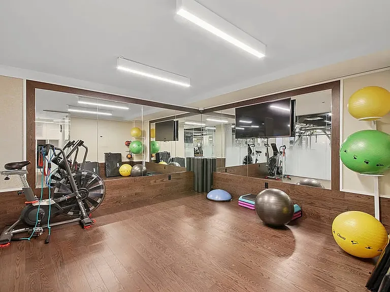 253 W 72nd St #1008 — Photo 3