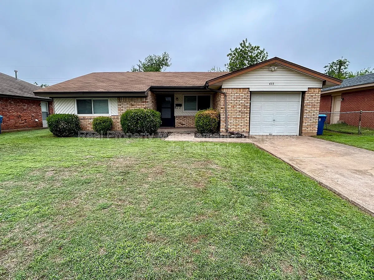 Building Photo - 633 Lotus Ave