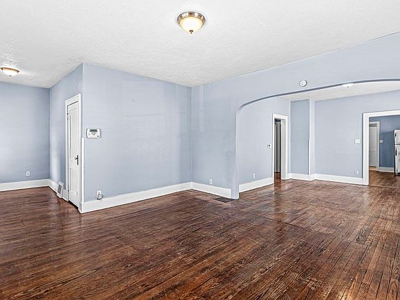 5th image of 2417 Frederickson St