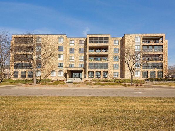 2221 Youngman Ave #402, Saint Paul, MN 55118