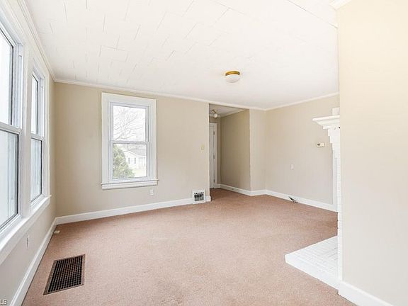 4th image of 1635 Guilford Dr