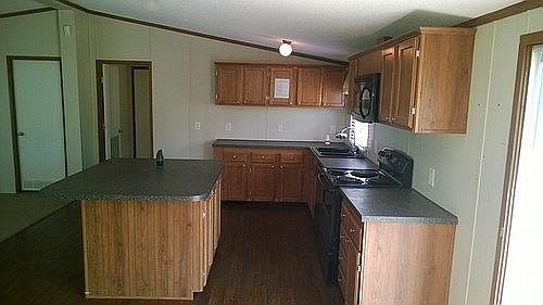 5th image of 20376 Fullerton Dr