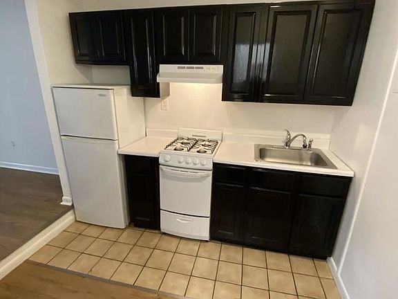 4th image of 309 W 72nd St #5F