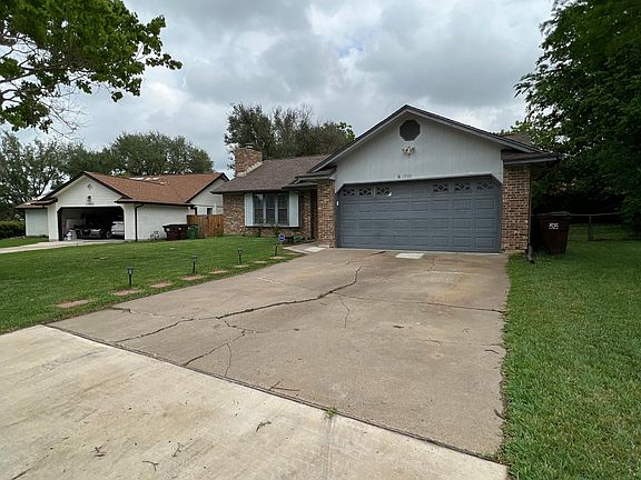 2nd image of 1903 Oxford Blvd
