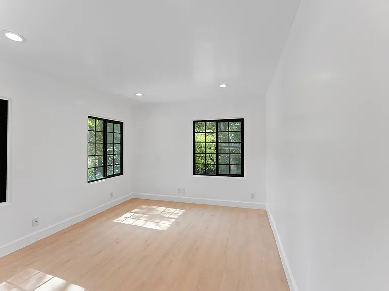 1800 Benedict Canyon Dr — Photo 20