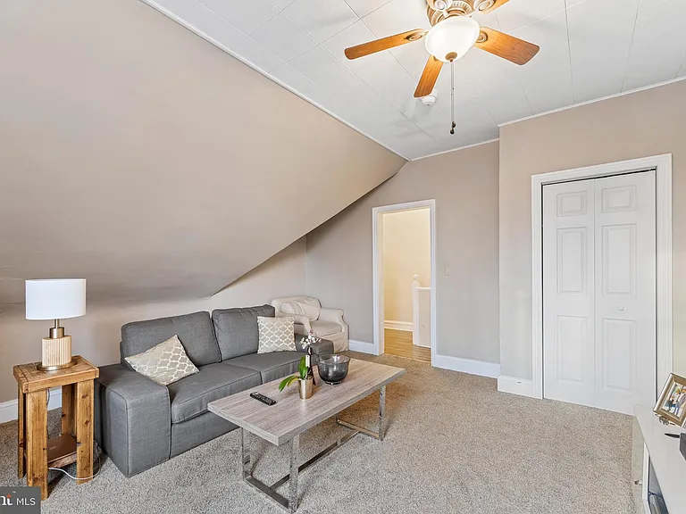 220 S Scott Ave #3 — Photo 14