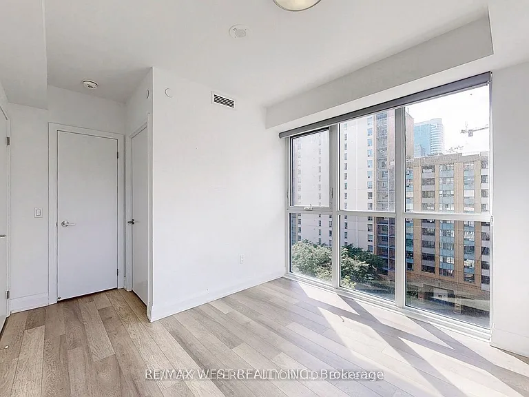 77 Mutual St #708 — Photo 17