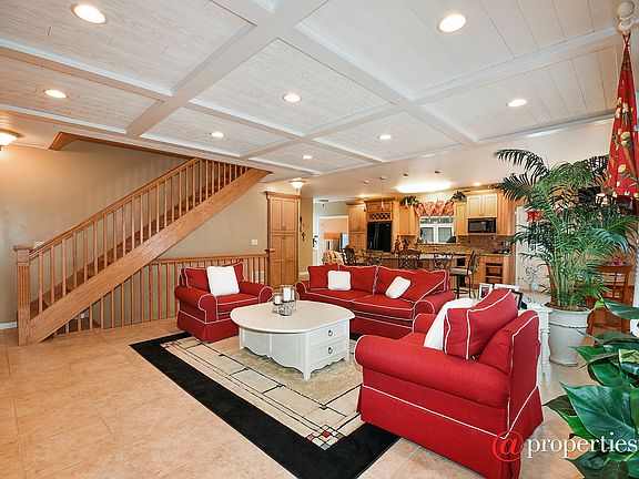 Kitchen / Living Room