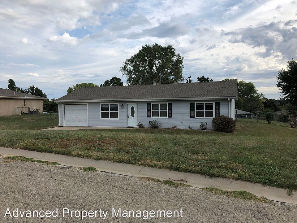 1st image of 317 Palomino Ln