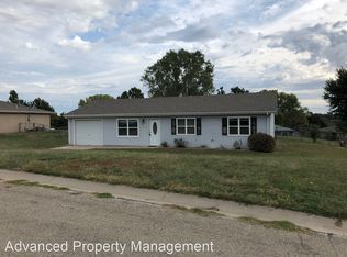 317 Palomino Ln, Ogden, KS 66517