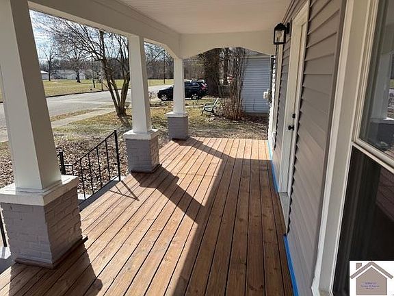 2nd image of 1905 B St