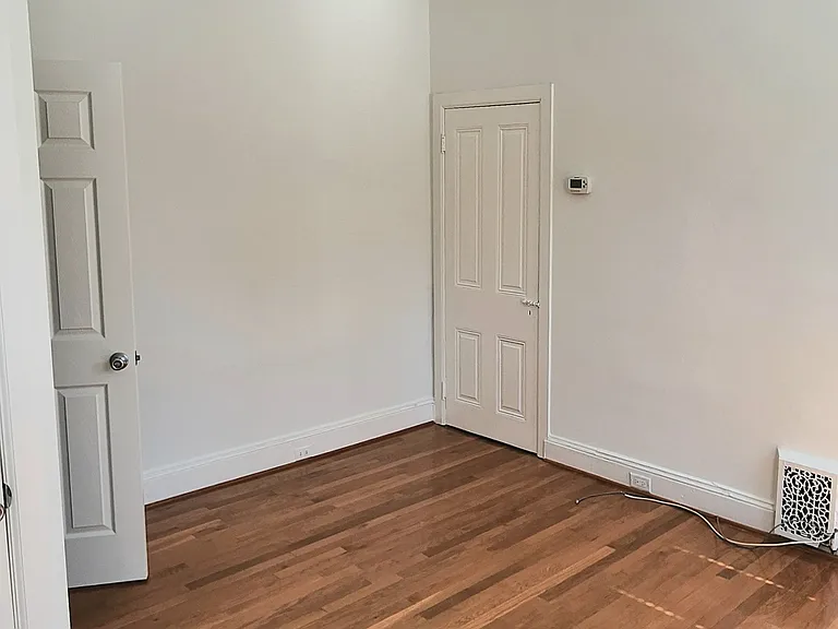 3591 Calumet St — Photo 16