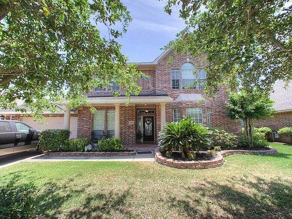 2nd image of 3914 Crystal Lake Cir N