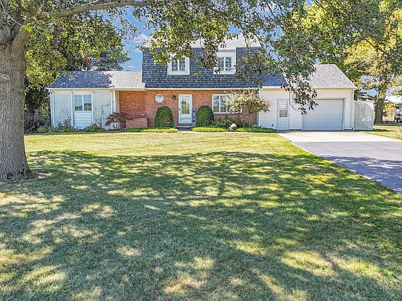 2nd image of 2149 County Road 900 E