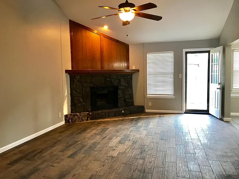 11386 S Franklin Ave — Photo 5
