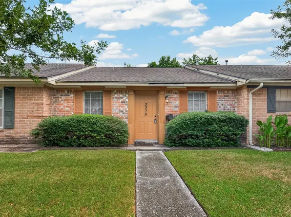 2214 Buchanan Dr, Baytown, TX 77520