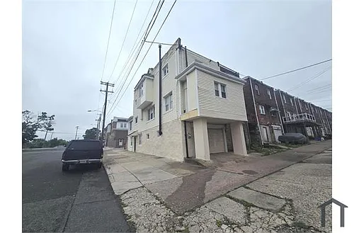 2101 Melvin St Photo 1