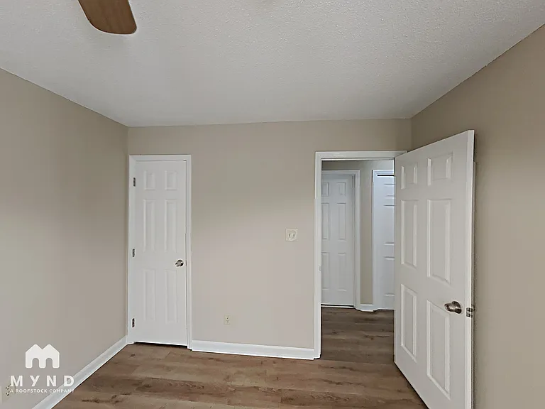 4521 Aviemore Cres — Photo 13