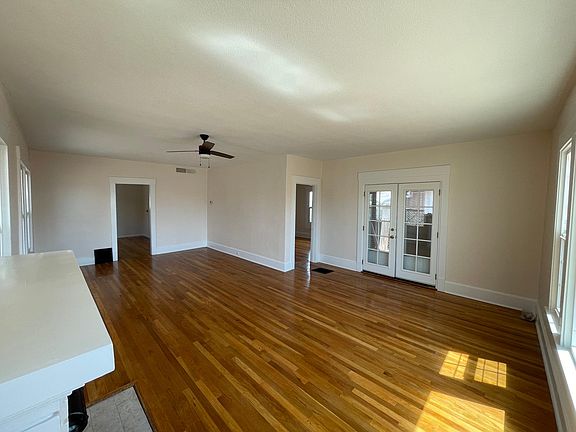 5th image of 1137 E River Ave