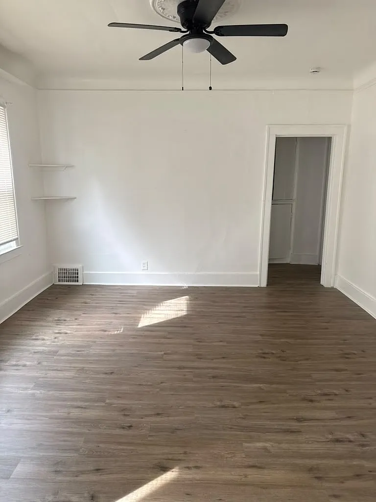 3 bed, 1.5 bath, 1600 sqft, $1,650 — Photo 3