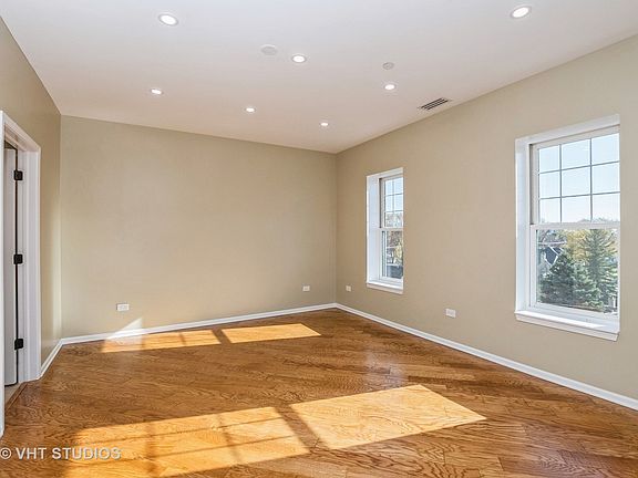 3rd image of 5100 W 96th St APT 510