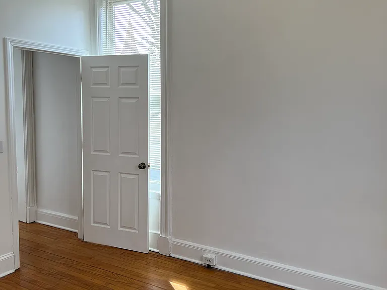 109 Montgomery St #1C — Photo 31