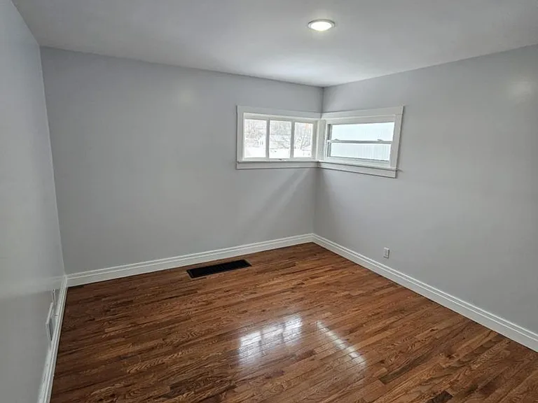 3115 Quay St — Photo 12