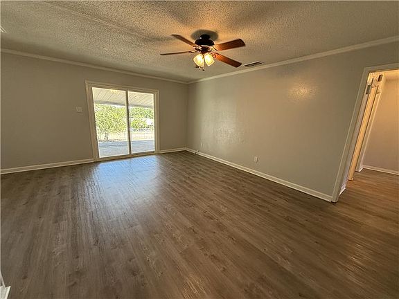 4th image of 1108 Sherry Ln