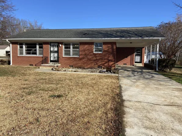 337 E 3rd St, Henderson, TN 38340