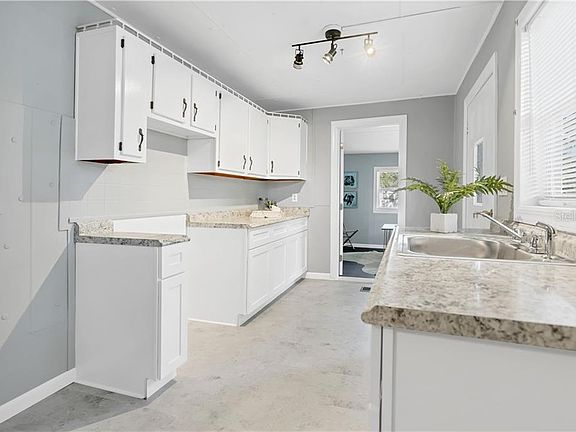 4th image of 4714 Ellerbe Dr