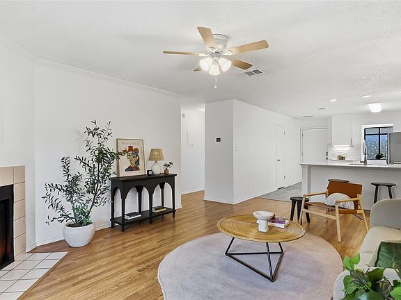 5th image of 2215 Post Rd APT 2070