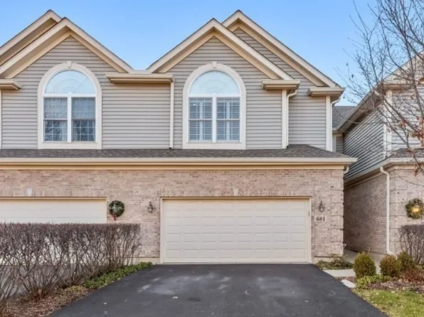 681 Juniper Ln, Lake In The Hills, IL 60156