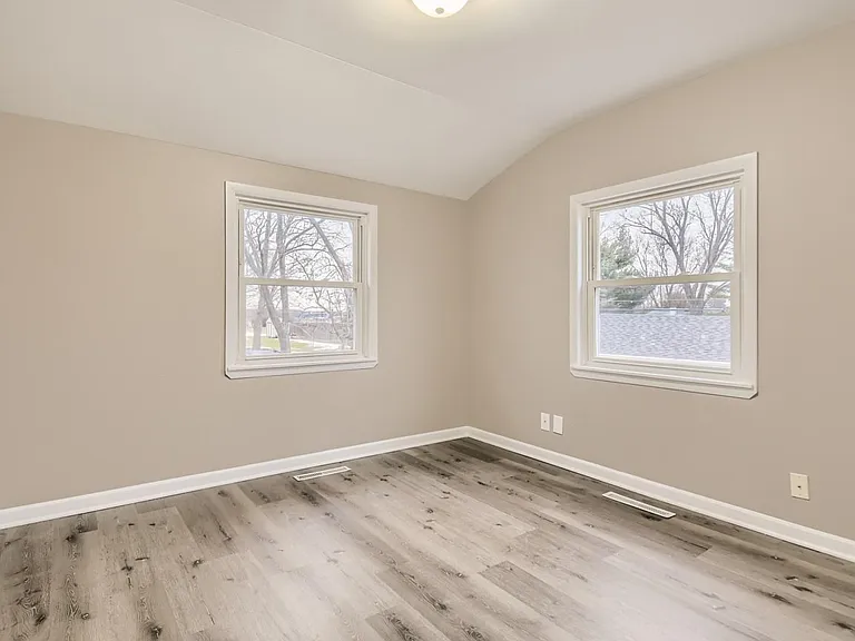 120 Roberts Rd — Photo 22