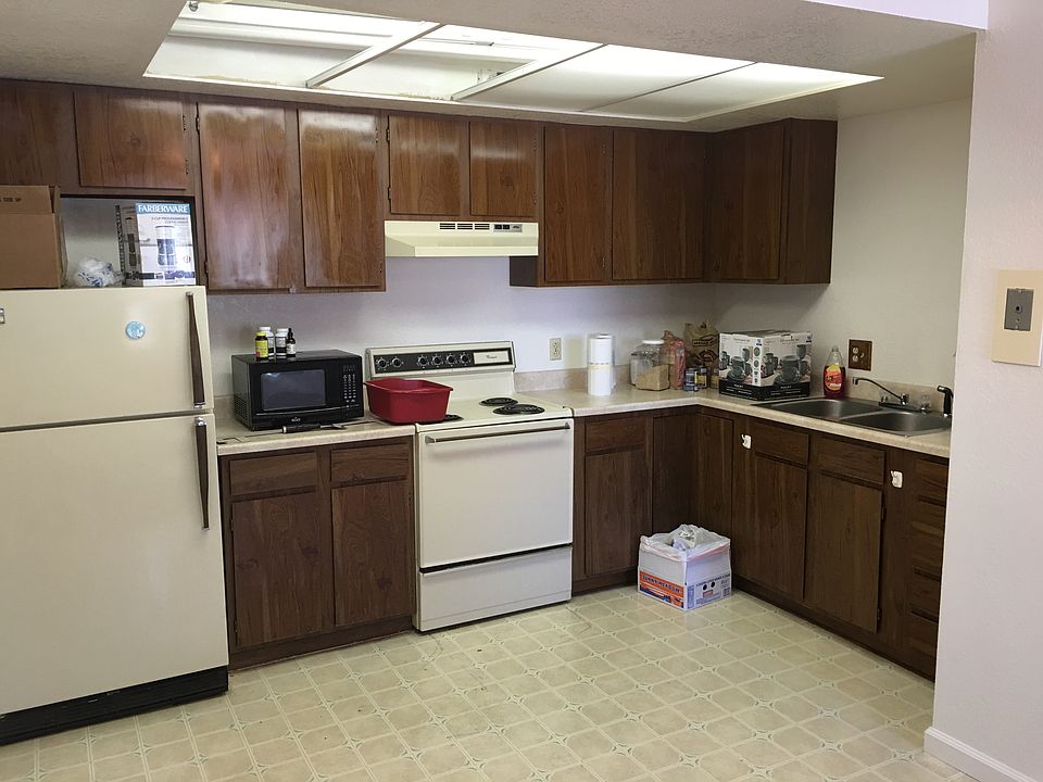 2nd image of 115 Crawford Ln APT 1