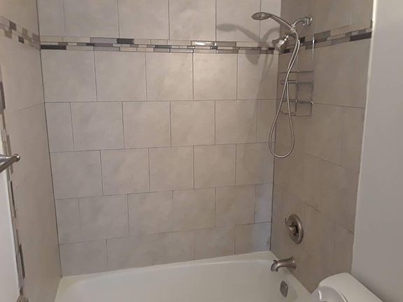 2nd image of 5348 N Cumberland Ave APT 400-2
