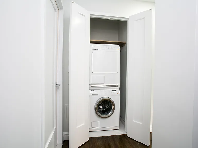 210 W 70th St #509 — Photo 12