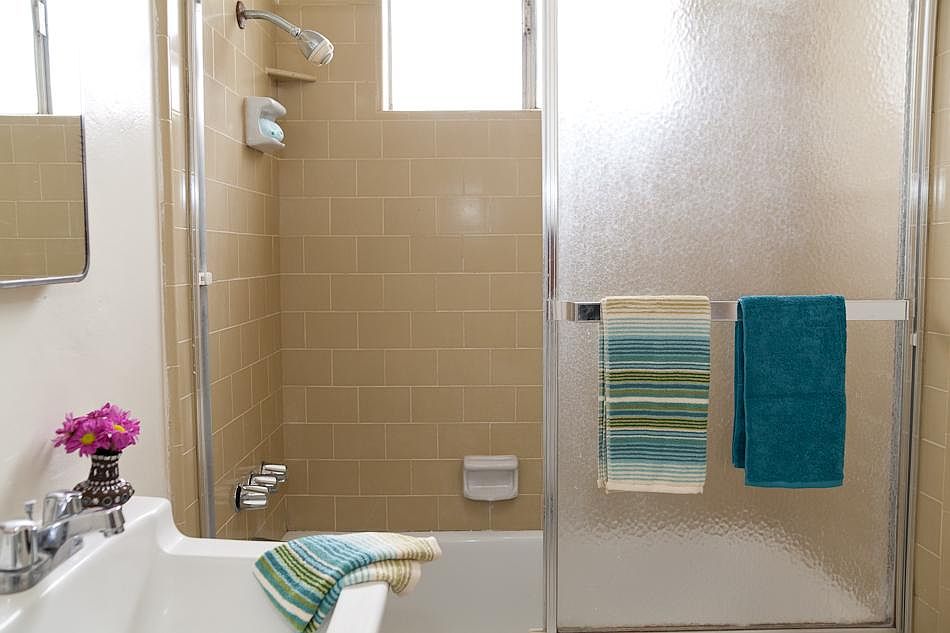 1st image of 216 S Grand Ave #5