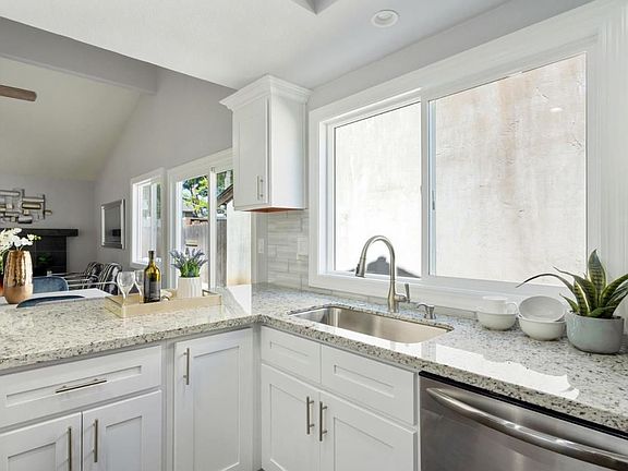 5th image of 2069 Teola Way