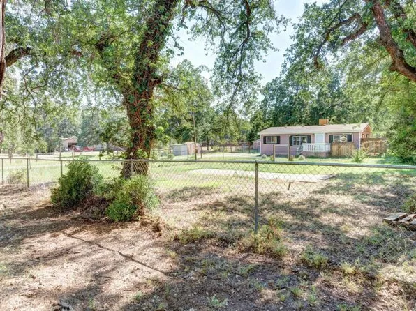 13826 Sandisle Dr, Redding, CA 96003