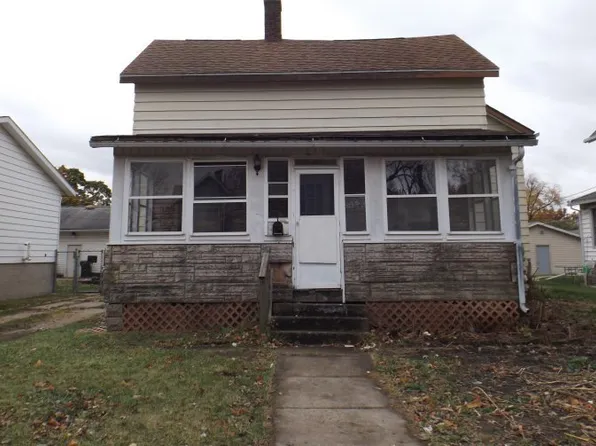 905 W 7th St, Sterling, IL 61081