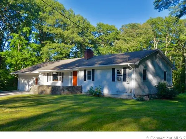281 Pompeo Rd, North Grosvenordale, CT 06255