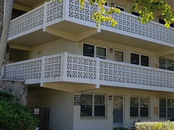 8101 11th St N APT 121, Saint Petersburg, FL 33702