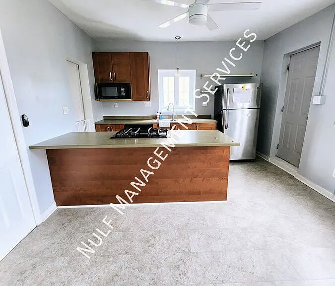 158 48th St #1 — Photo 1