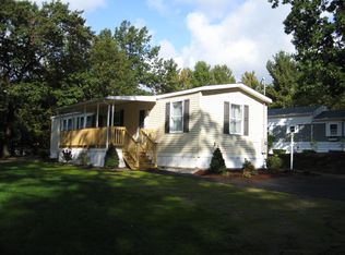 11 Oak Grove Trl, Nashua, NH 03062