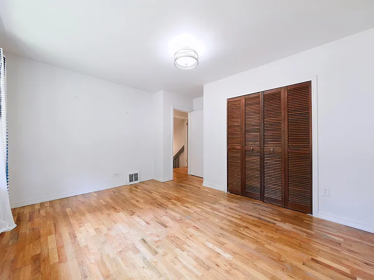 3775 Emerald Dr — Photo 14