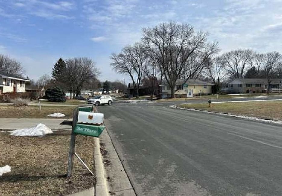 Exterior Neighborhood (street photo)