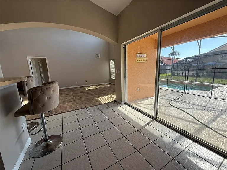 1153 Solana Cir — Photo 12