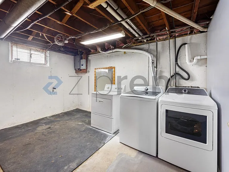 371 Salem St — Photo 21