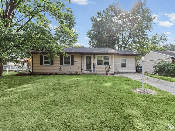 2nd image of 1608 Landmark Dr