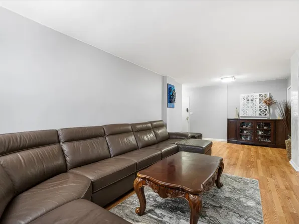 4705 Henry Hudson Parkway image 4 of 21